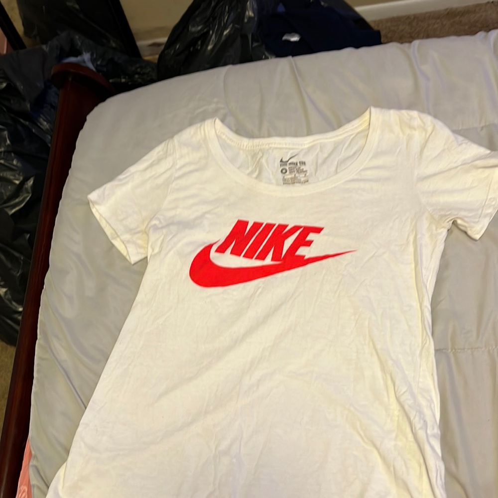 nike womens shirt